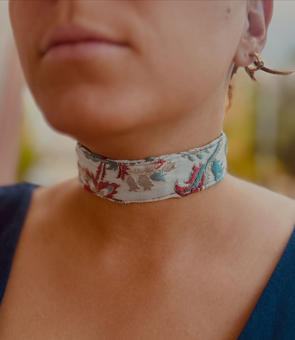 Gargantilha — Brocado floral