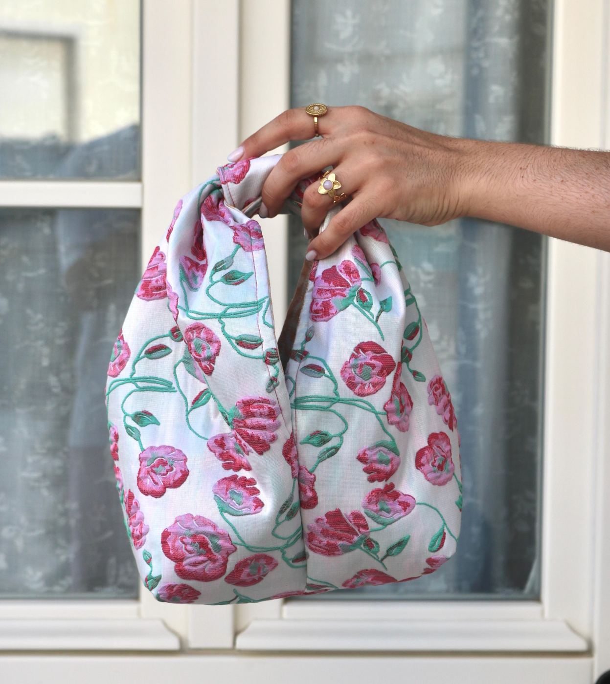 Rosas — Jacquard branco com rosas